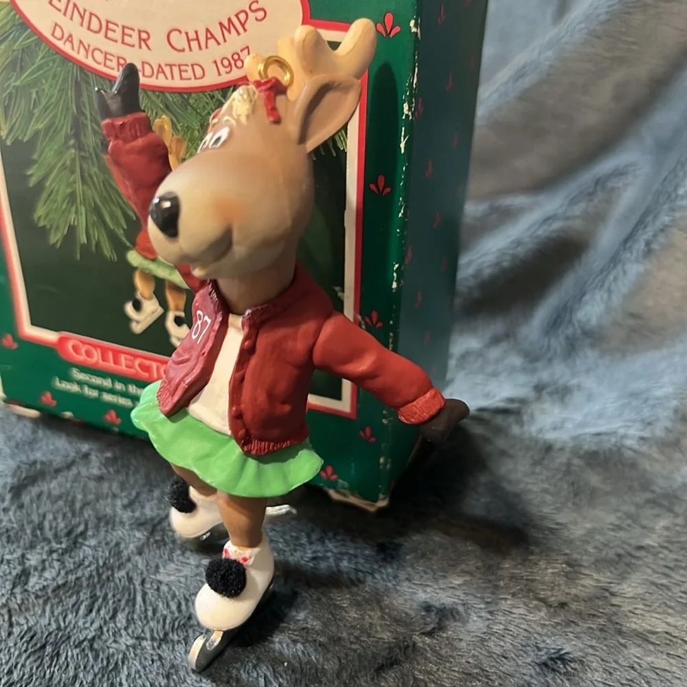 VINTAGE HALLMARK KEEPSAKE ORNAMENT 1986 w box reindeer champs